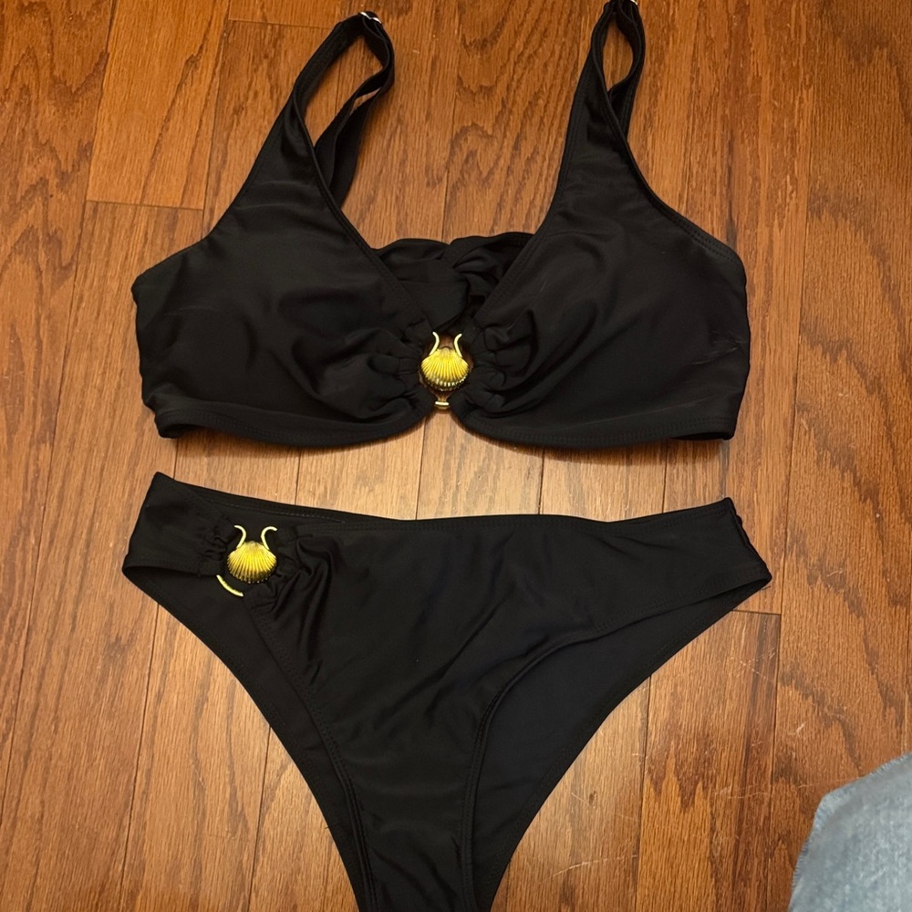 Chic Black and Gold‎ Women's Bikini - Picture 5 of 6